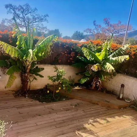 Vakantiehuis Townhouse, Private Pool Garden And Sea Views Torremolinos