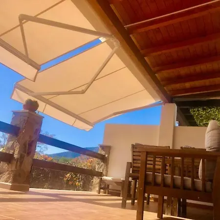 Nyaraló Townhouse, Private Pool Garden And Sea Views