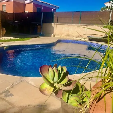 Townhouse, Private Pool Garden And Sea Views Holiday home *