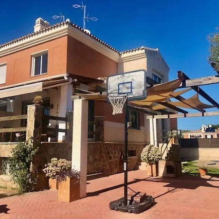 Townhouse, Private Pool Garden And Sea Views Feriehus Torremolinos