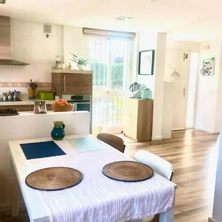 Townhouse, Private Pool Garden And Sea Views