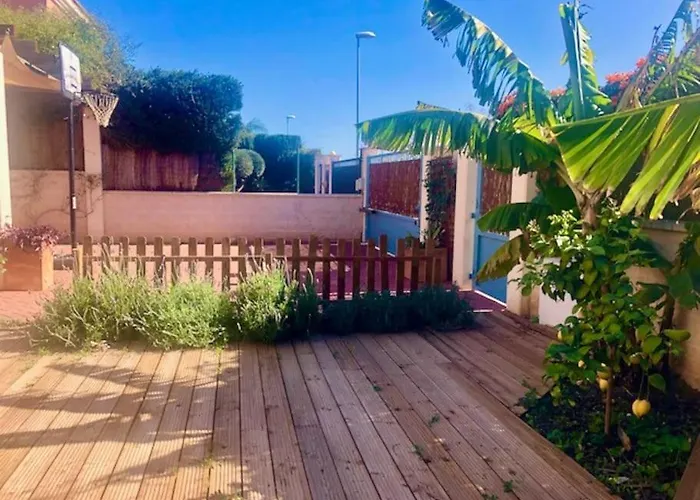 Townhouse, Private Pool Garden And Sea Views Holiday home