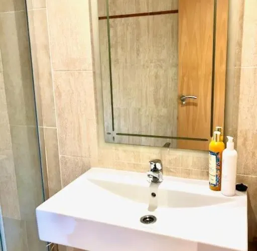 Townhouse, Private Pool Garden And Sea Views