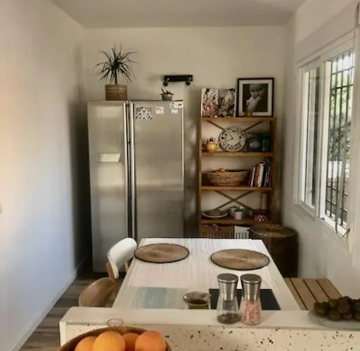 Townhouse, Private Pool Garden And Sea Views Holiday home *