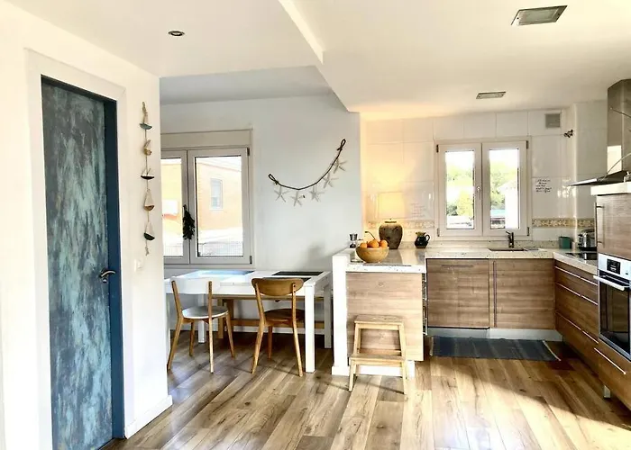 Townhouse, Private Pool Garden And Sea Views