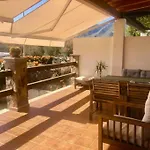 Townhouse, Private Pool Garden And Sea Views *