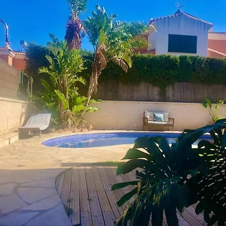 Townhouse, Private Pool Garden And Sea Views *