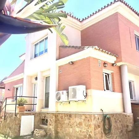 Dom wakacyjny Townhouse, Private Pool Garden And Sea Views